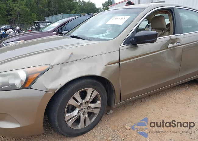 1HGCP26479A156737: 40386155