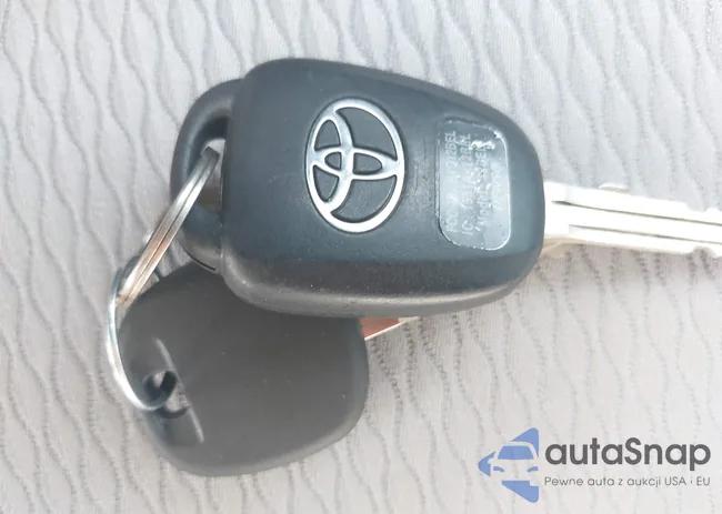 2T1BURHE5FC359733: 40388409