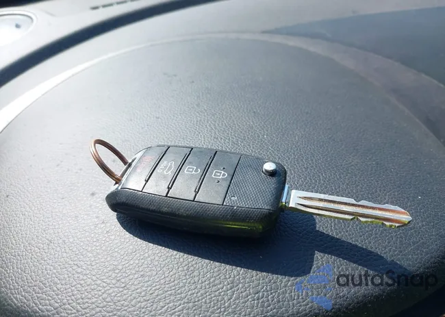 3KPFK4A73HE110678: 40391961