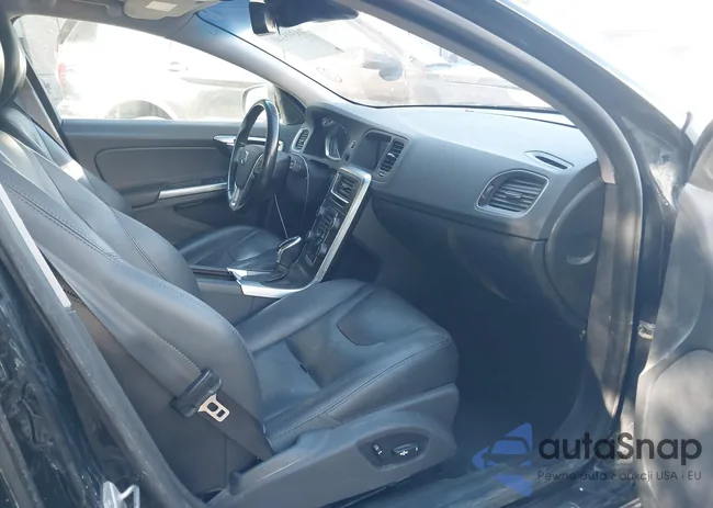 YV1612SB9F1201376: 40395140