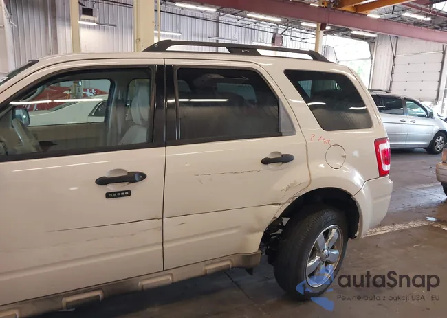 1FMCU03G39KA21514: 40394471