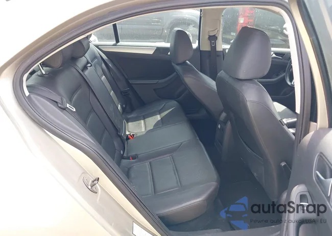 3VWDP7AJ0DM248066: 40397525