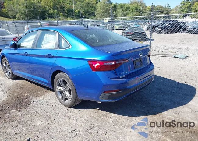 3VWEM7BU4RM006863: 40401215