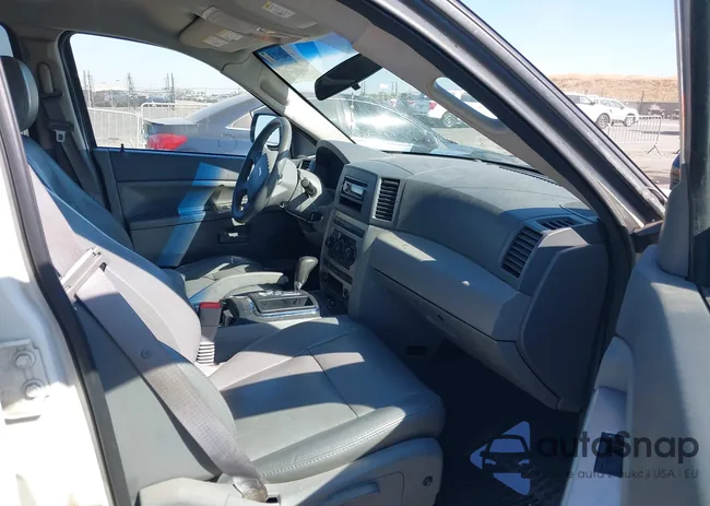 1J4GR48K05C708220: 40401360