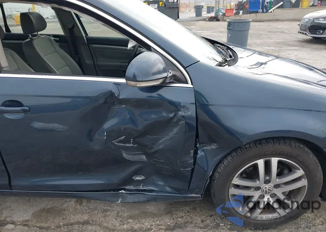 3VWRG71K66M670828: 40401533