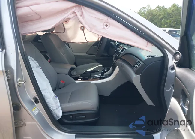 1HGCR2F86FA042009: 40403078