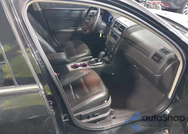 3FAHP0JA0CR229276: 40402784