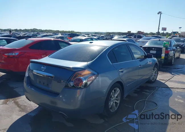 1N4BL2AP1BN462019: 40404341