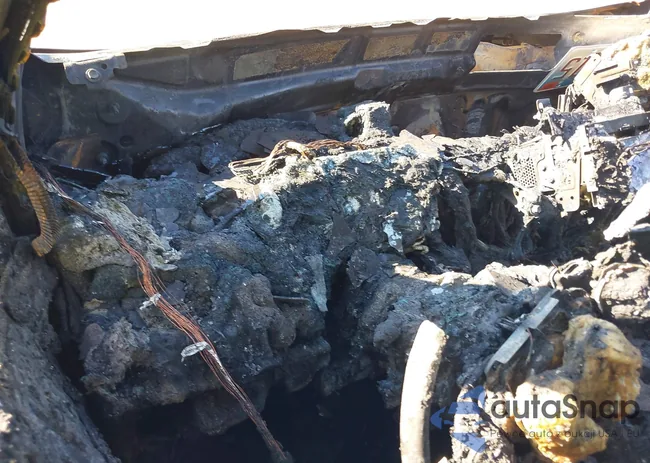 JTMZFREV4GD087144: 40409877