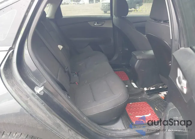 3KPF24AD2KE096124: 40410255