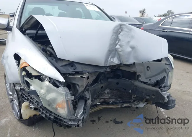 1HGCP3F89BA017823: 40412449