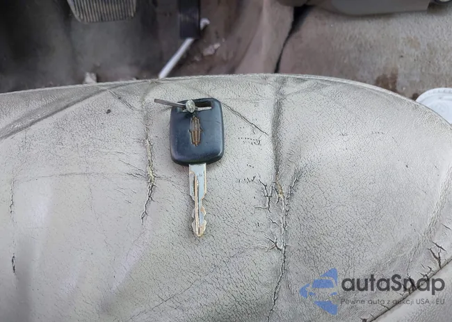 1LNHM83W84Y641017: 40415082