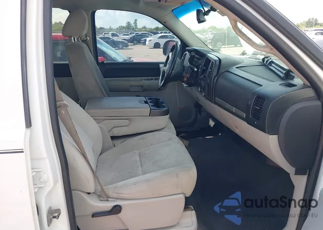 1GCHC23K58F142548: 40415622