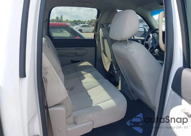 1GCHC23K58F142548: 40415622