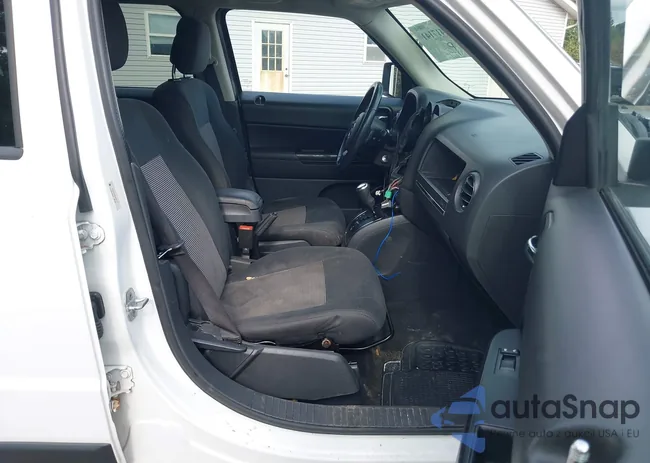 1C4NJRFB0CD578175: 40417141