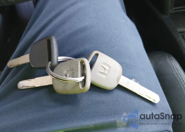 1HGCP3F84BA025845: 40417694