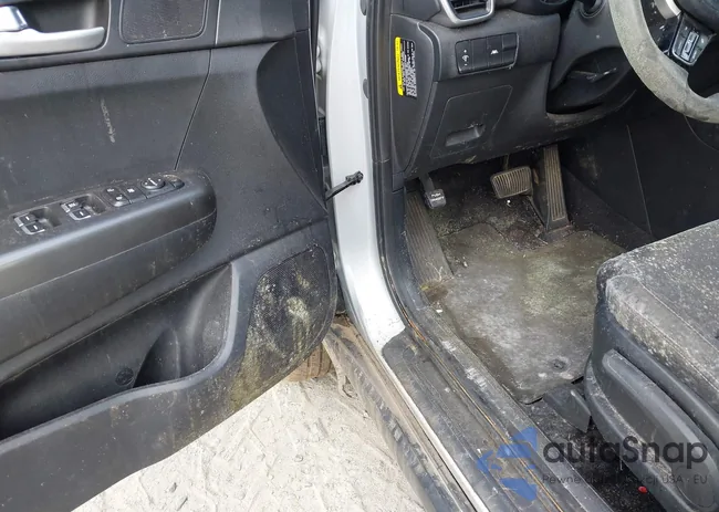 KNDPMCAC5L7816520: 40422096