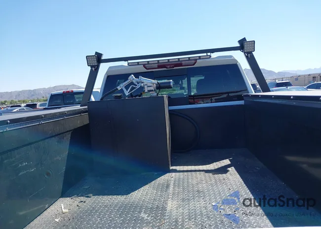 1GT49PEY8LF166962: 40427555