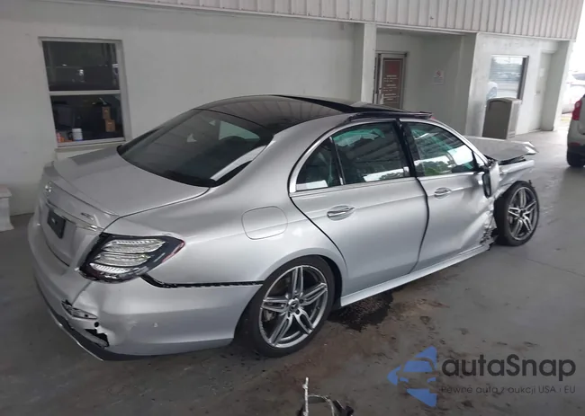 WDDZF4JBXJA295297: 40427727