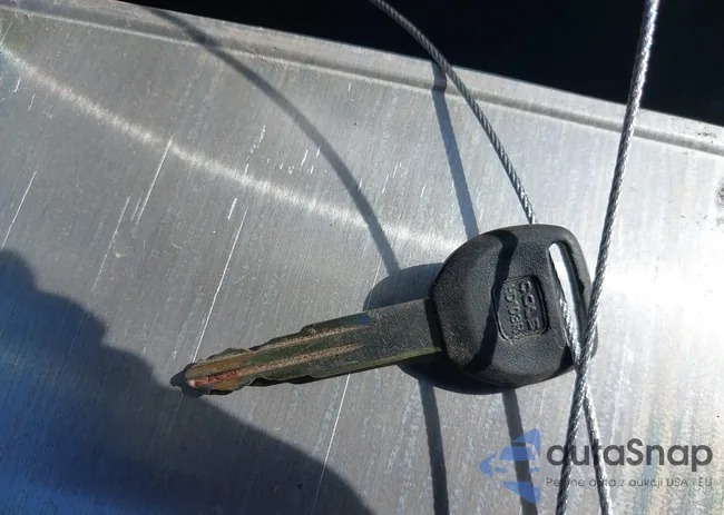 JH4DB1659PS005781: 40429673