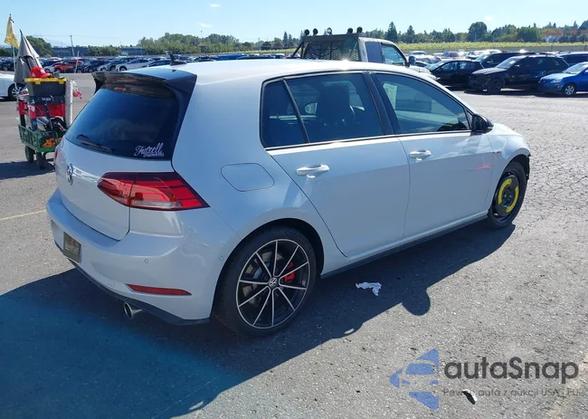 3VW5T7AU3MM000582: 40430915