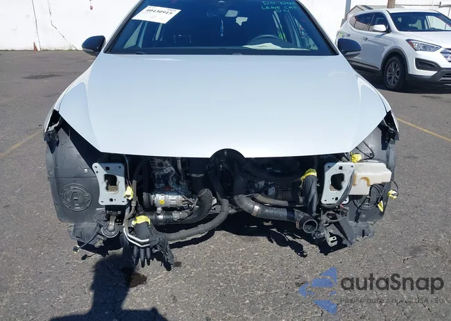 3VW5T7AU3MM000582: 40430915