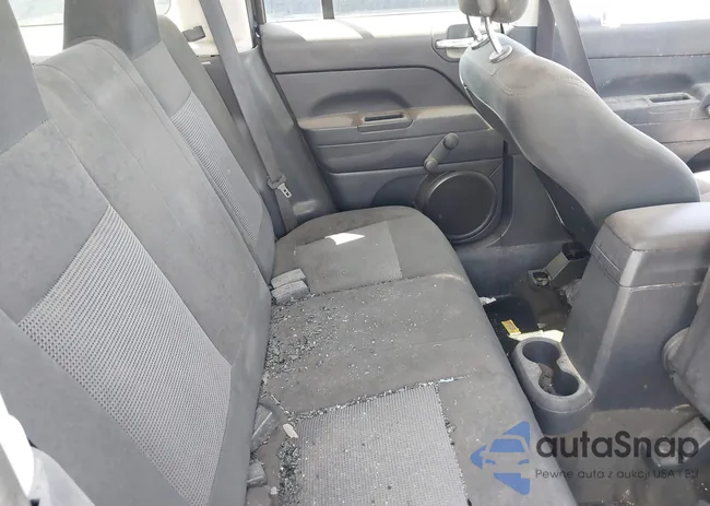 1C4NJPBB6GD562403: 40432528