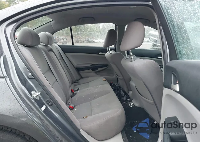 1HGCP2F31BA143835: 40433466