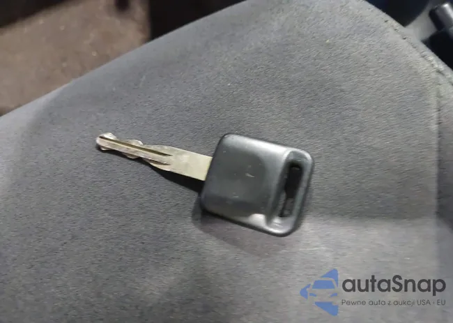 3N1BC13E68L395932: 40438114