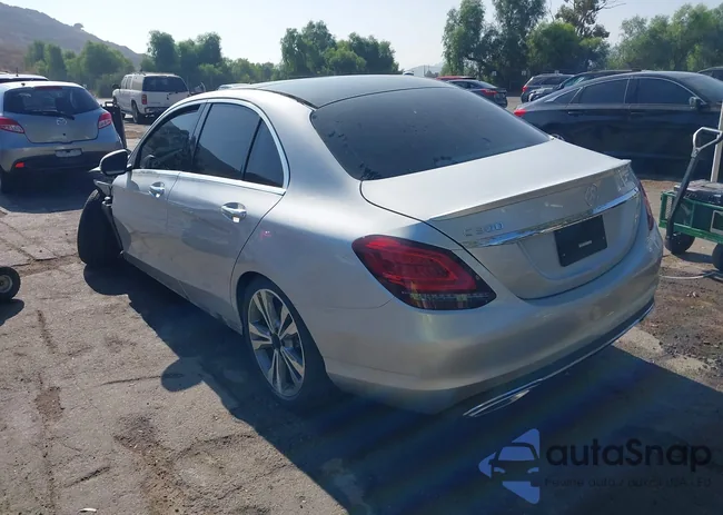 WDDWF8DB7LR526991: 40438514