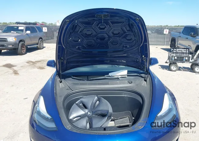 5YJ3E1EB0JF130720: 40441449