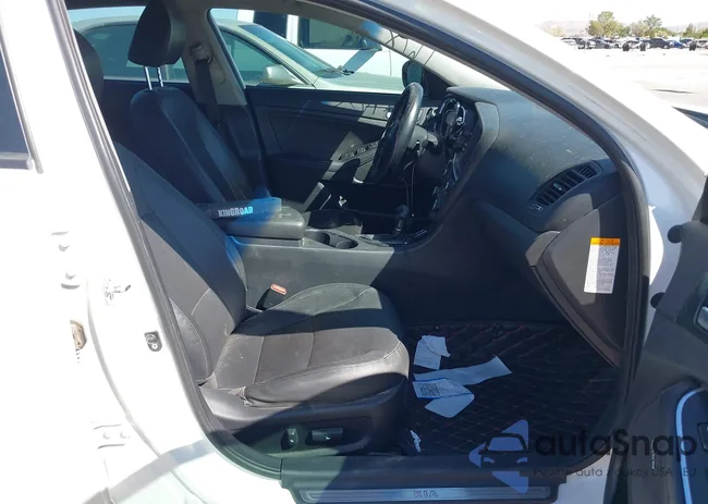 KNAGN4AD0E5074261: 40443185