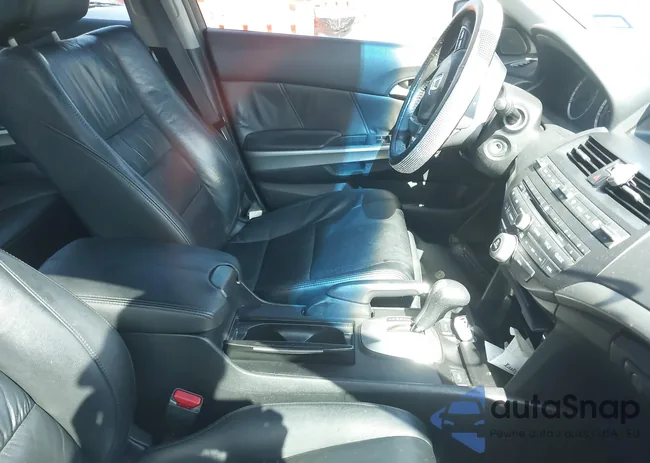 1HGCP26819A021000: 40443208