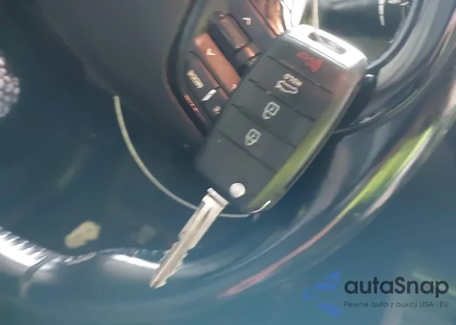 3KPFL4A7XHE142735: 40447084