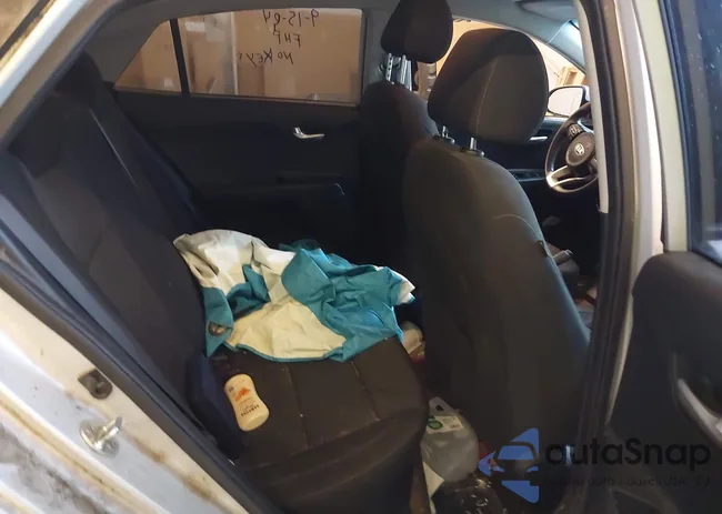 3KPA24AD1LE327106: 40447947