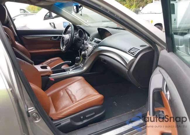 19UUA96519A002922: 40448951