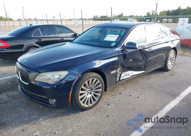 WBAKB8C50CC963117: 40449479