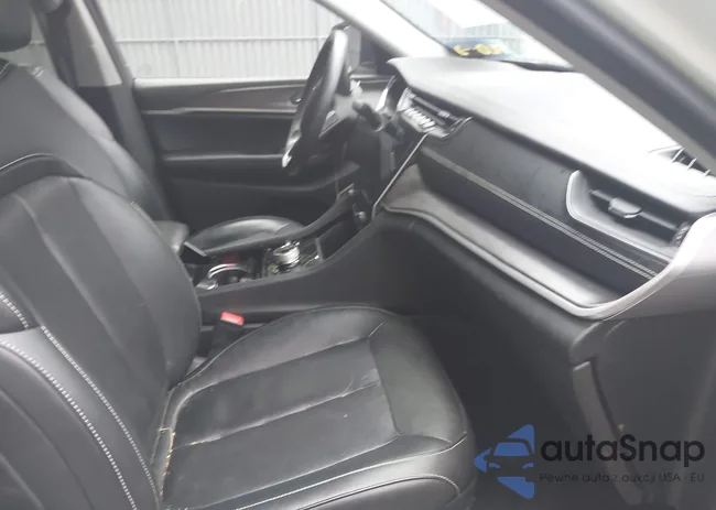 1C4RJKBG8N8512642: 40451035