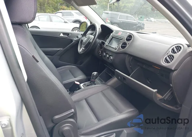 WVGAV7AX8BW521733: 40451633