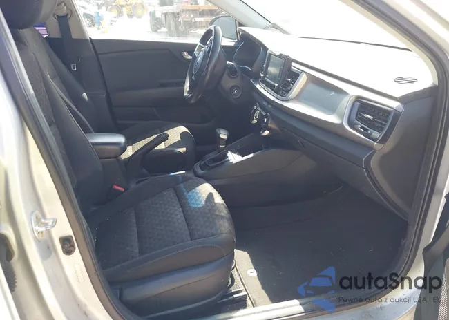 3KPA24AD2LE285075: 40458108