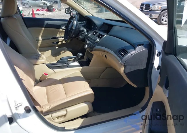 1HGCP2F63CA136560: 40459125