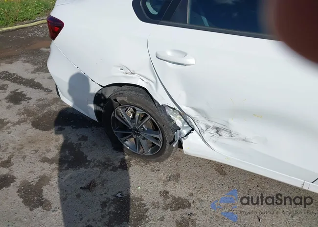 3KPF24AD2RE732986: 40461579