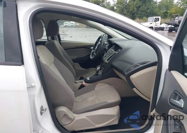 1FADP3F20EL427021: 40466537