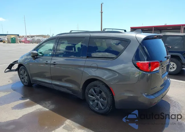 2C4RC1L77KR584743: 40472496