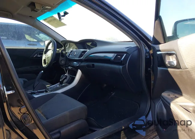 1HGCR2F33HA051757: 40477954