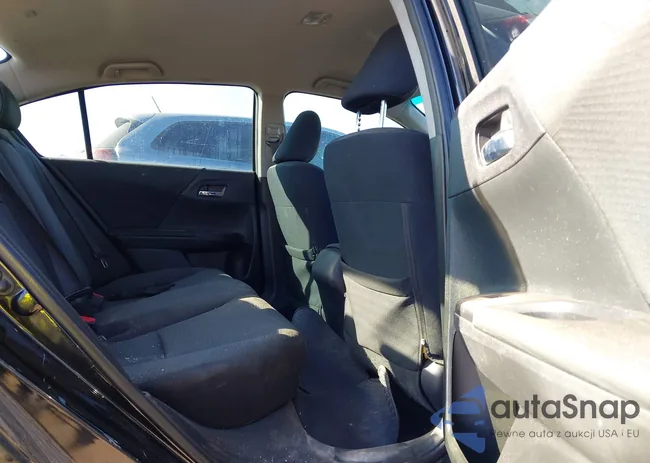 1HGCR2F33HA051757: 40477954