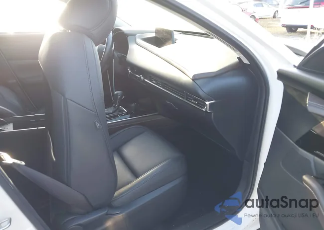 3MVDMBDY8RM617818: 40477451