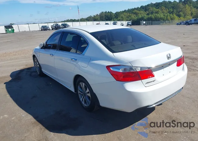 1HGCR2F3XFA068617: 40478895