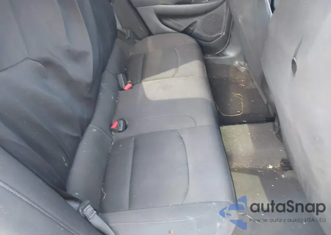 1G1ZB5ST2HF230758: 40488585