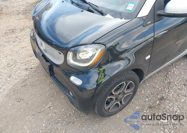 WMEFJ5DA1GK077368: 40490621